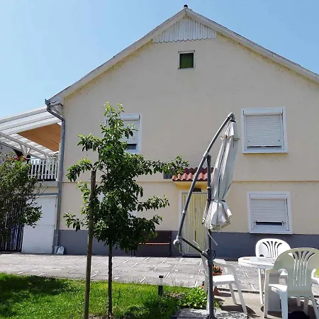 Prázdninový dům In Siofok/balaton 19792 *